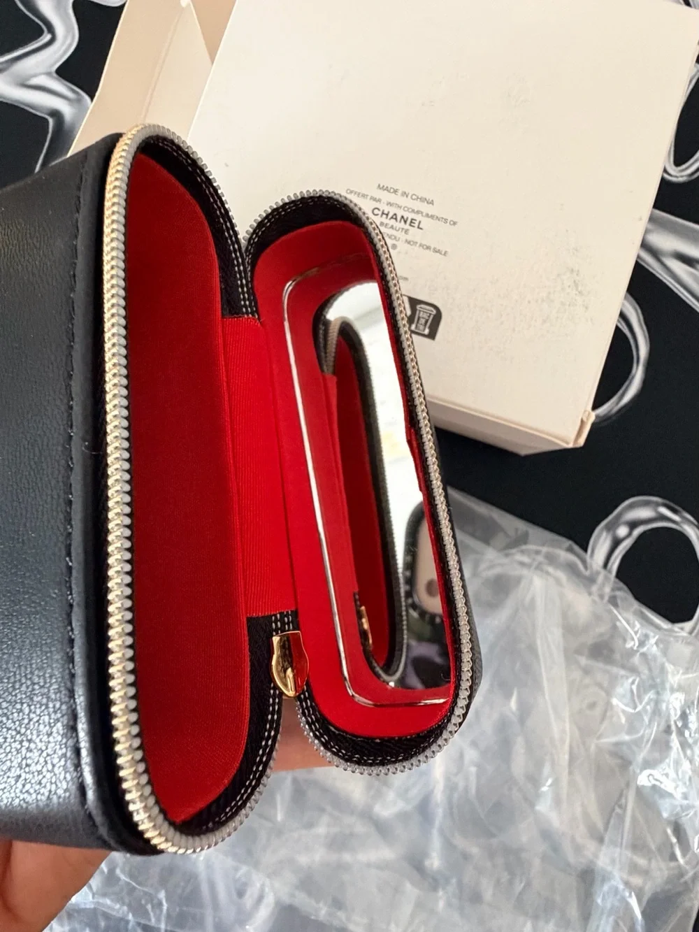 CHANEL GWP Lip Case with Mirror (hold 4 lips) Limited Edition